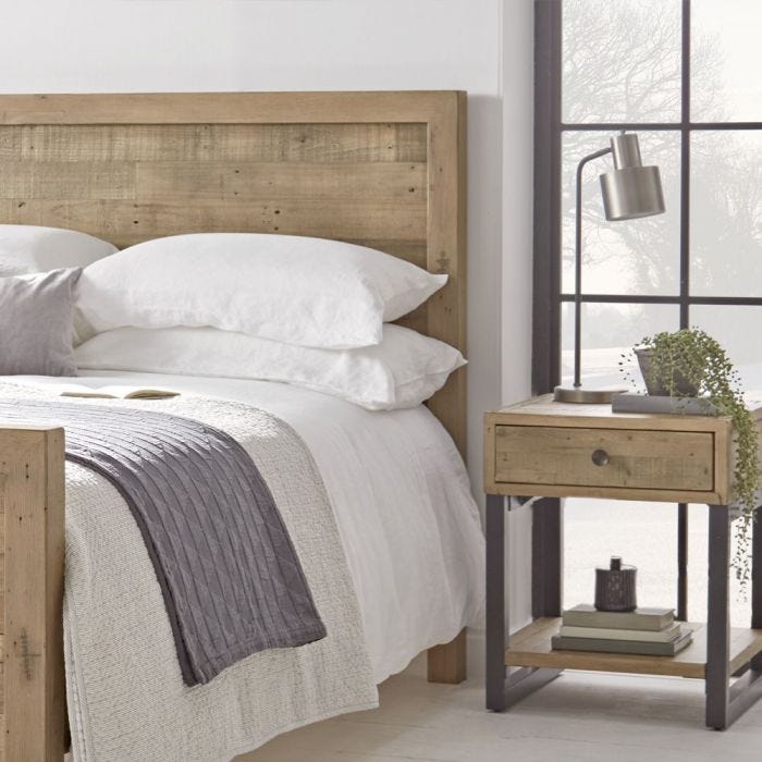 Boutique hotel style for the coolest summer bedroom