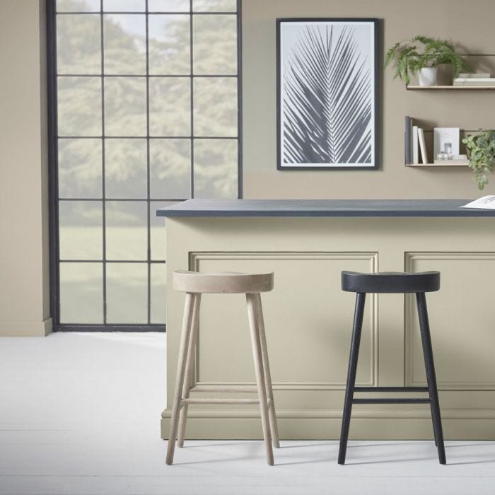 How to choose the right bar stools for your kitchen