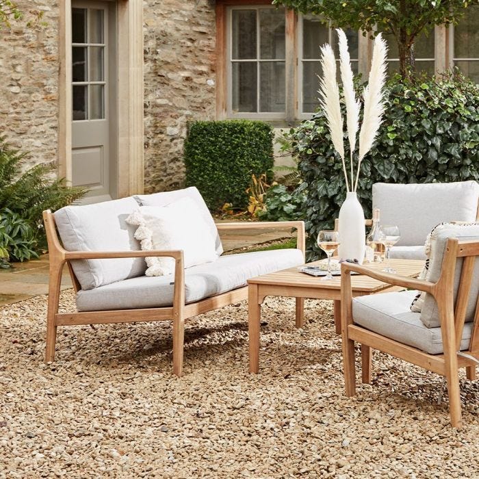Choosing the right garden furniture