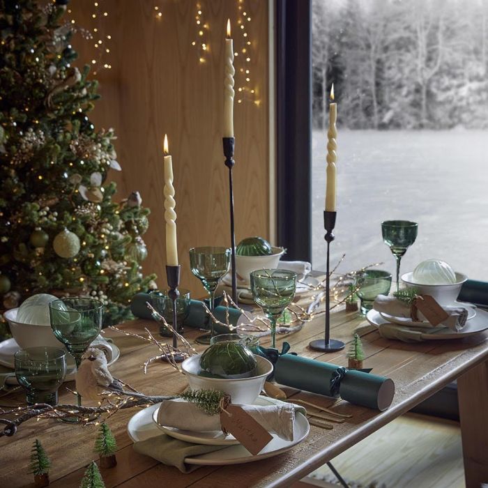 Our tips for styling a beautiful Christmas table