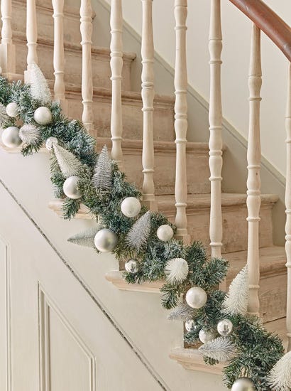 Frosted Brush Tree Garland
