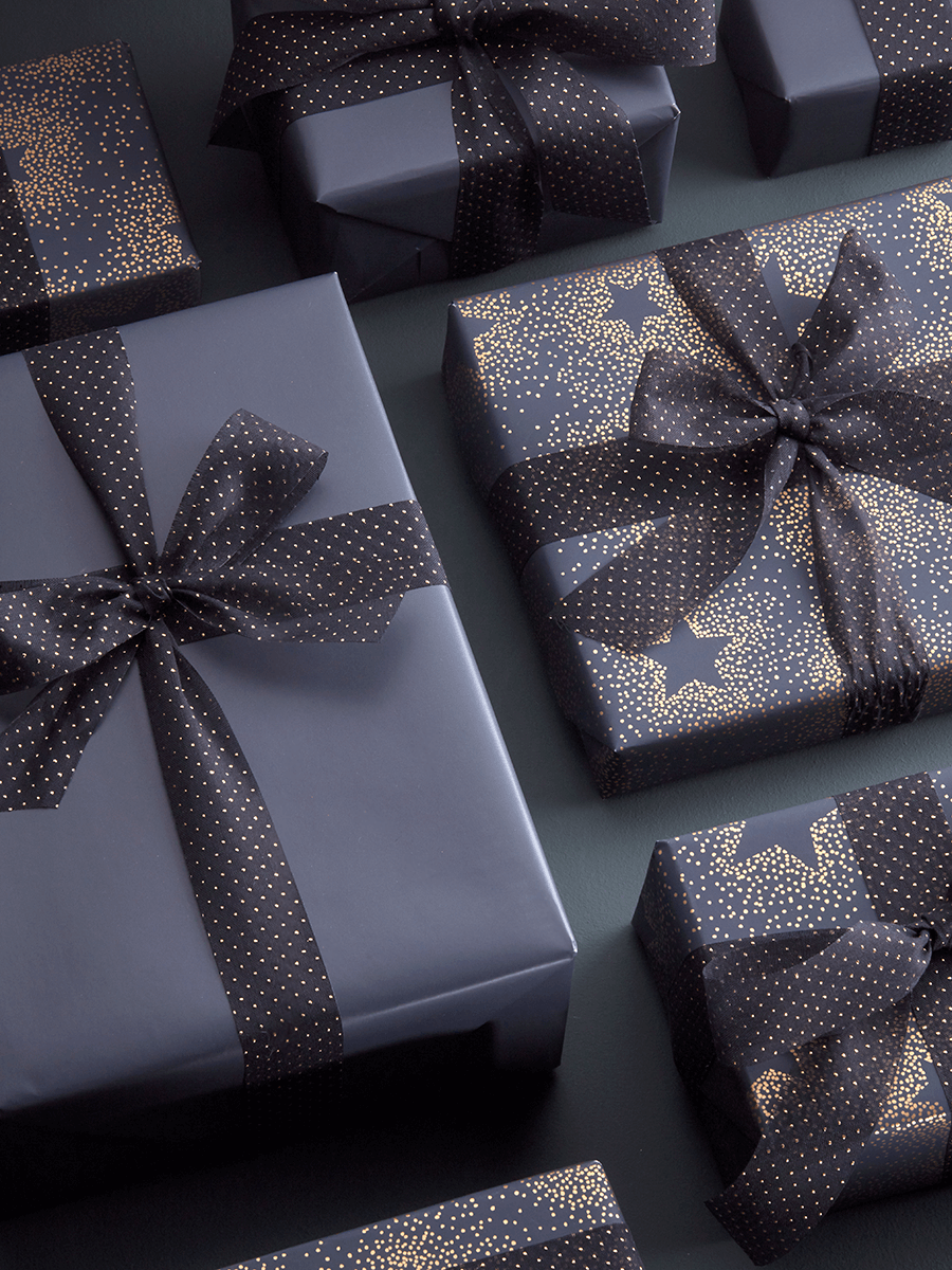 

Golden Deco Stars Reversible Wrapping Paper