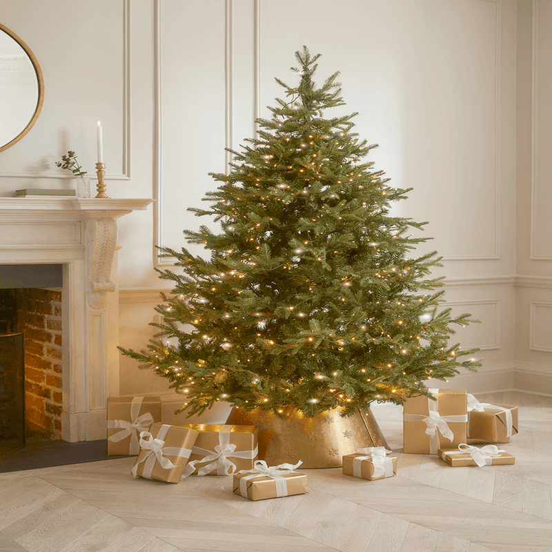 Aspen pre store lit christmas tree