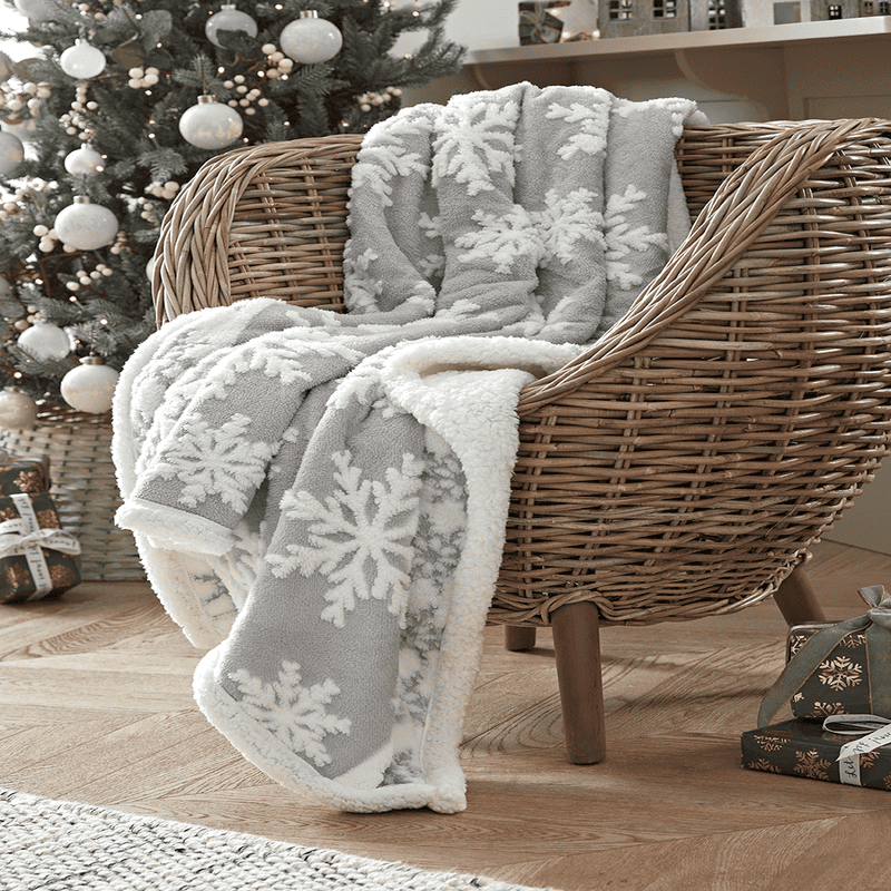 Textured Snowflakes Fleecy Throw