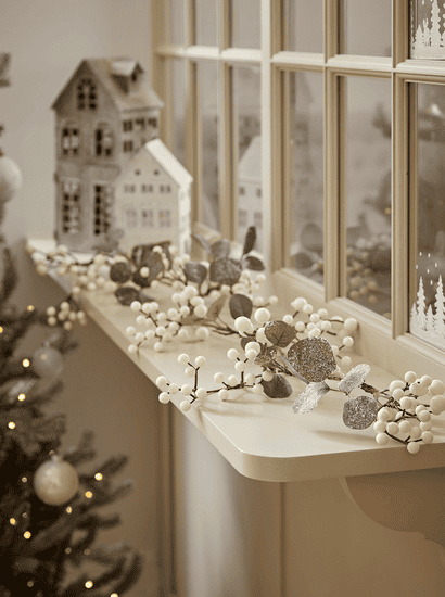Snowberry & Eucalyptus Garland