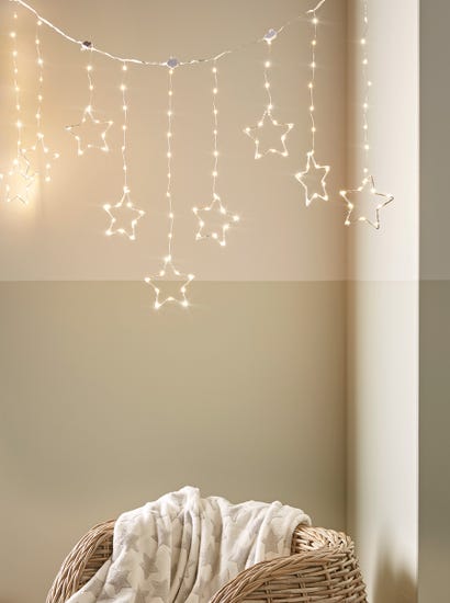 Extendable Twinkling Curtain Lights - Stars