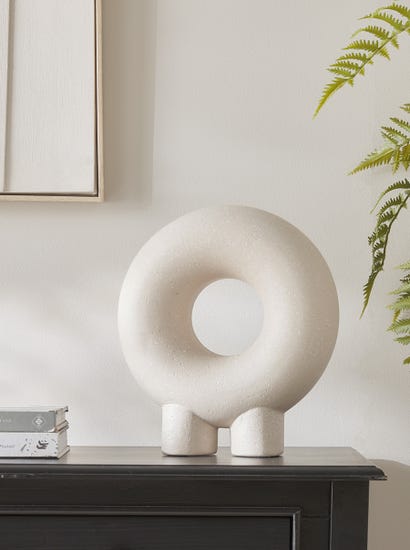 Standing Textured Circle
