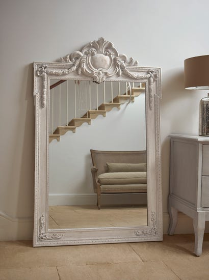Avril Mirror