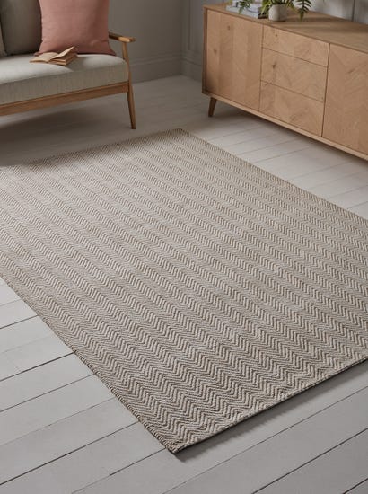 Natural Chevron Flatweave Rug - Medium
