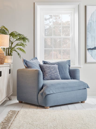Bloomsbury Loveseat