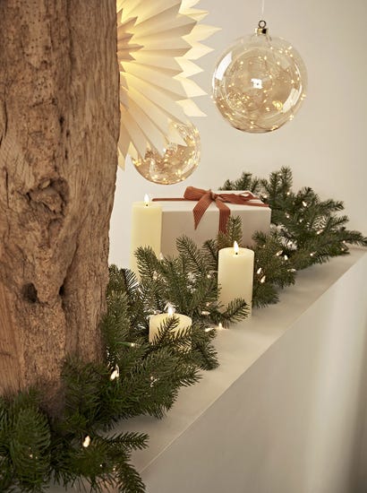 Opulent Pine Pre-Lit Garland