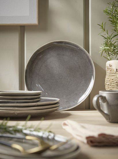 Four Meja Dinner Plates
