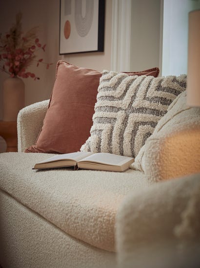 Rae Cushion