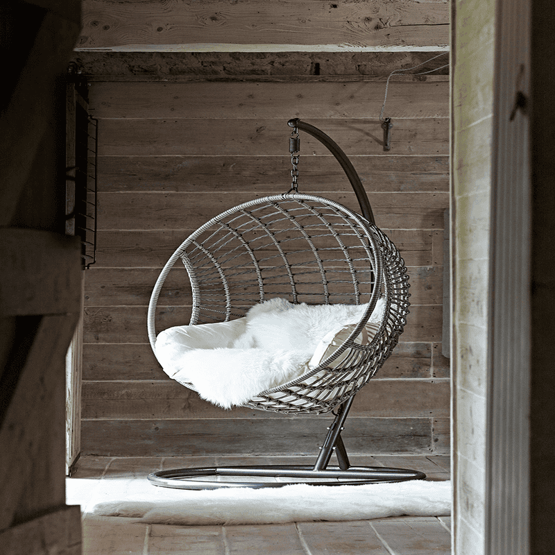 Hanging egg chair indoor discount