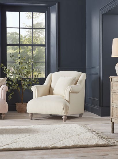 Artes Armchair