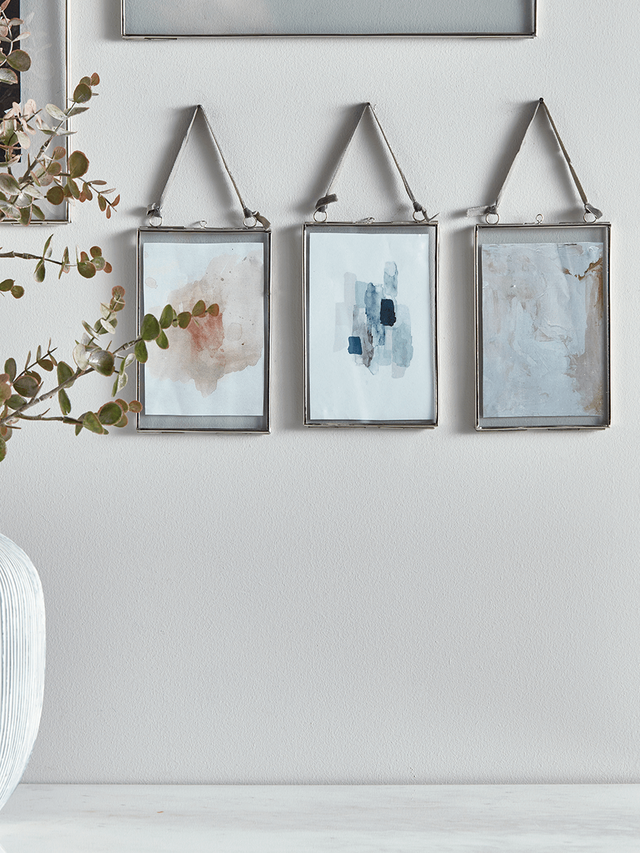 

Three Delicate Hanging Frames - Silver