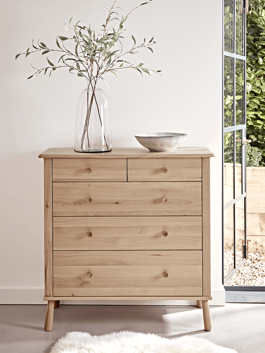 Product photograph of Bergen Oak Chest Of Drawers - Natural from Cox and Cox.