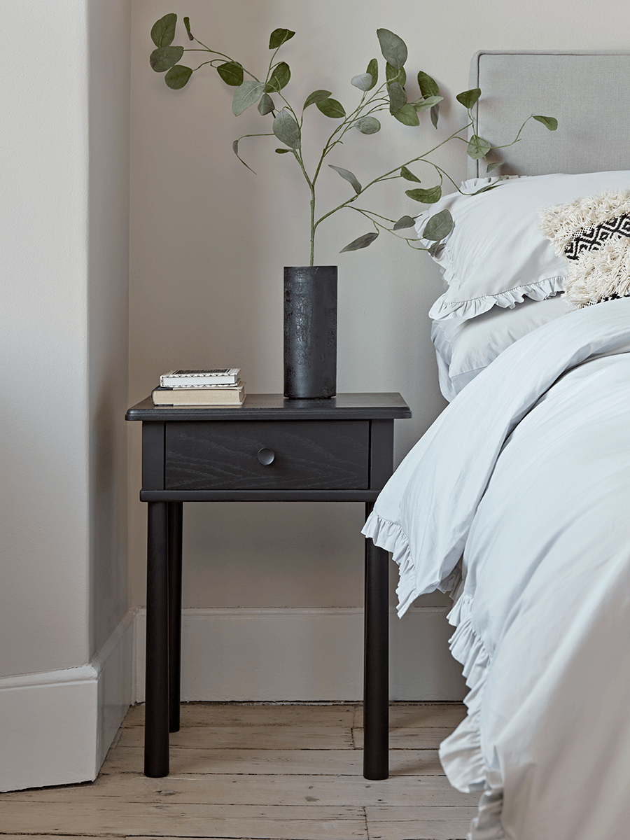 Photo of Bergen oak beside table - black