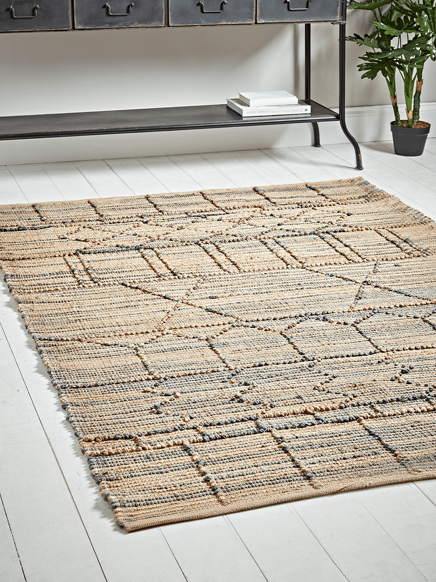 

Zanele Rug