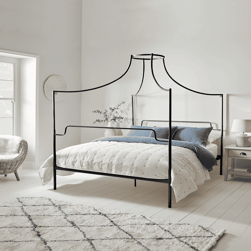 King size iron canopy bed hotsell