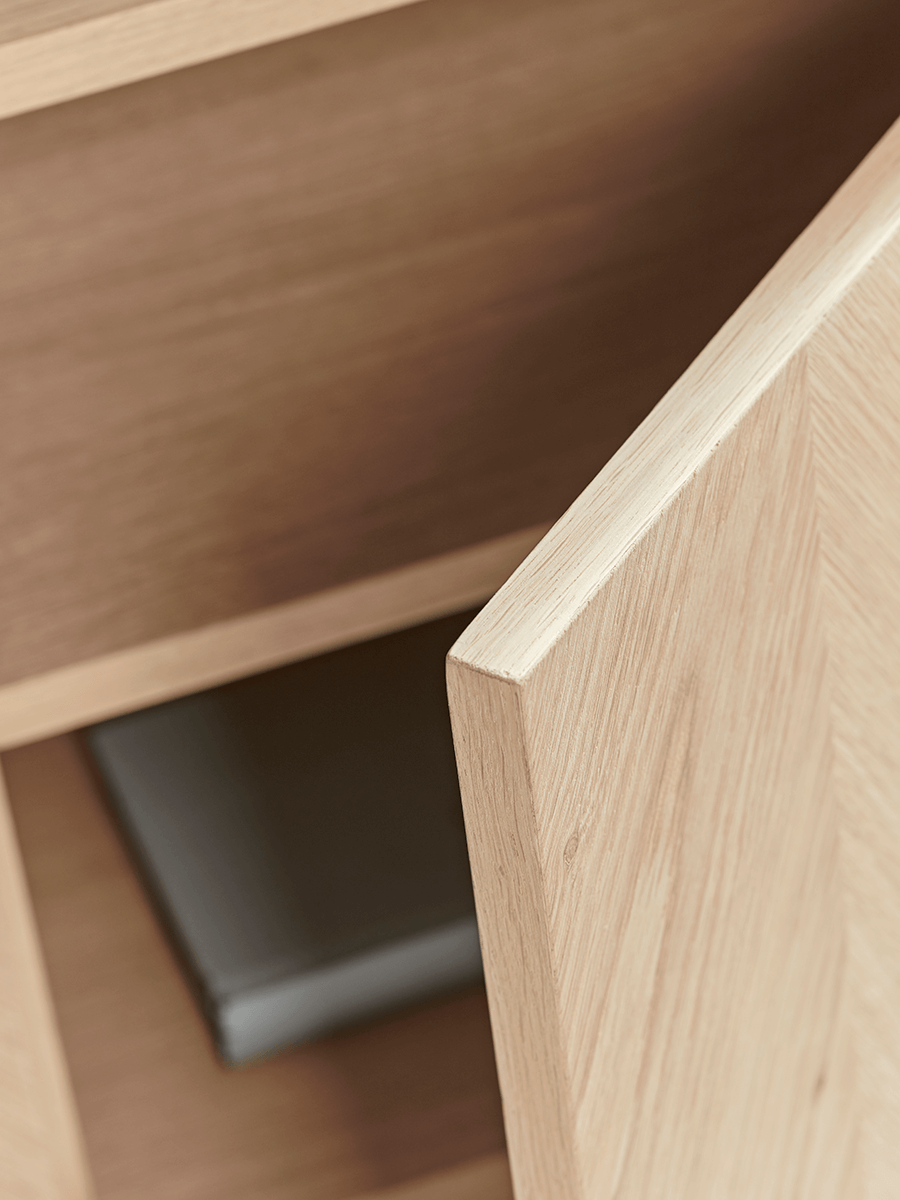 Chevron Oak Display Unit