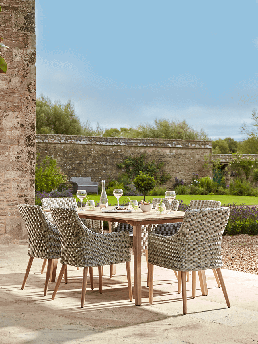 

Malmo Dining Table