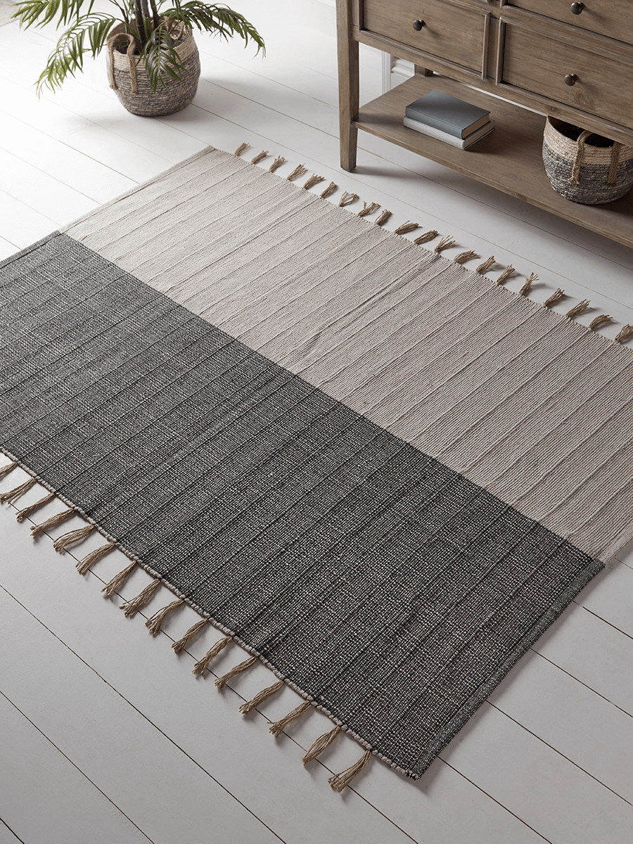 

Striped Tasseled Woven Cotton Rug - Black