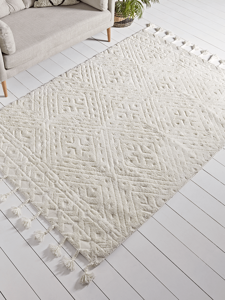 

Textured Diamond Tasseled Rug