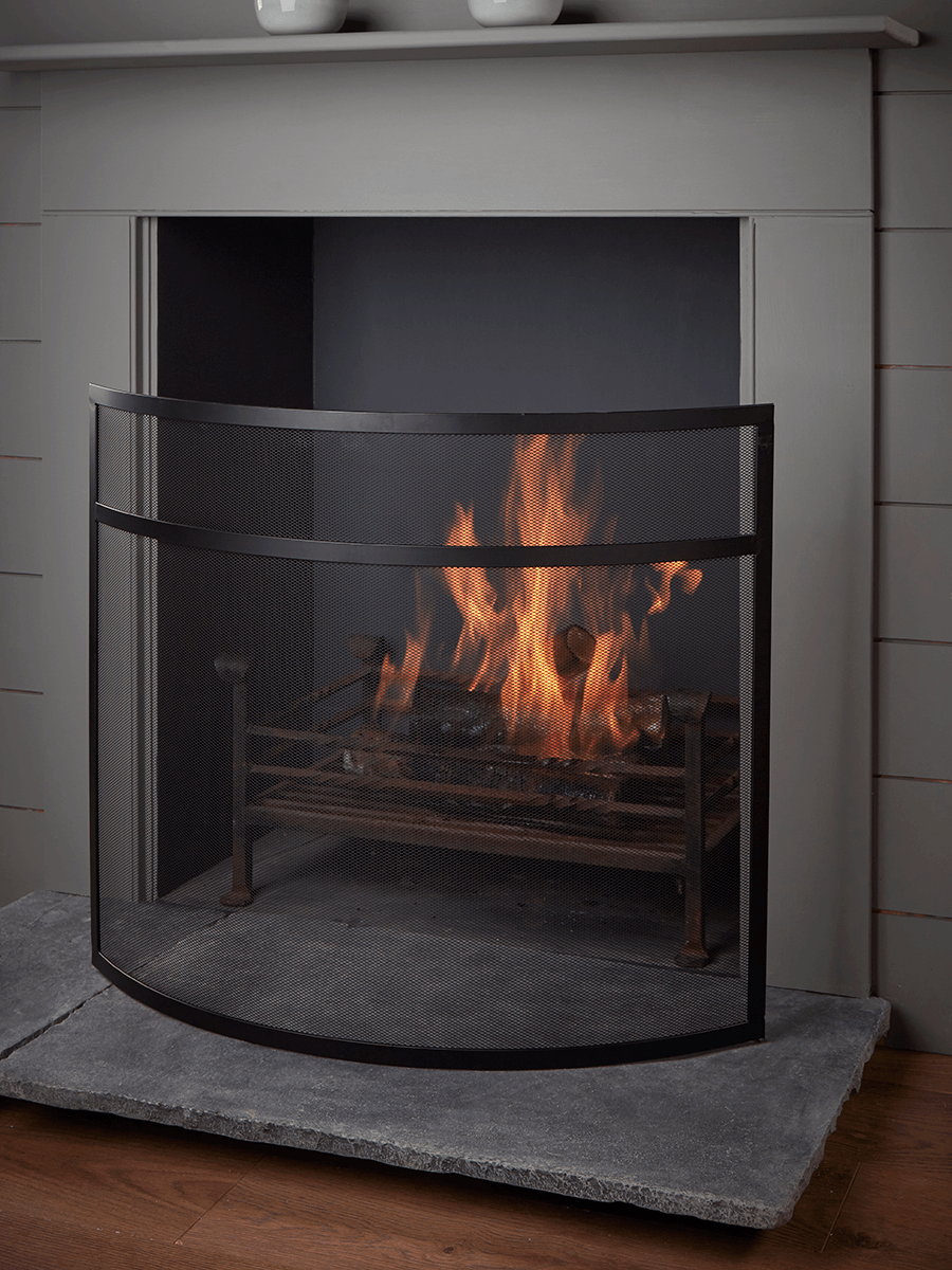 

Curved Fire Screen - Black