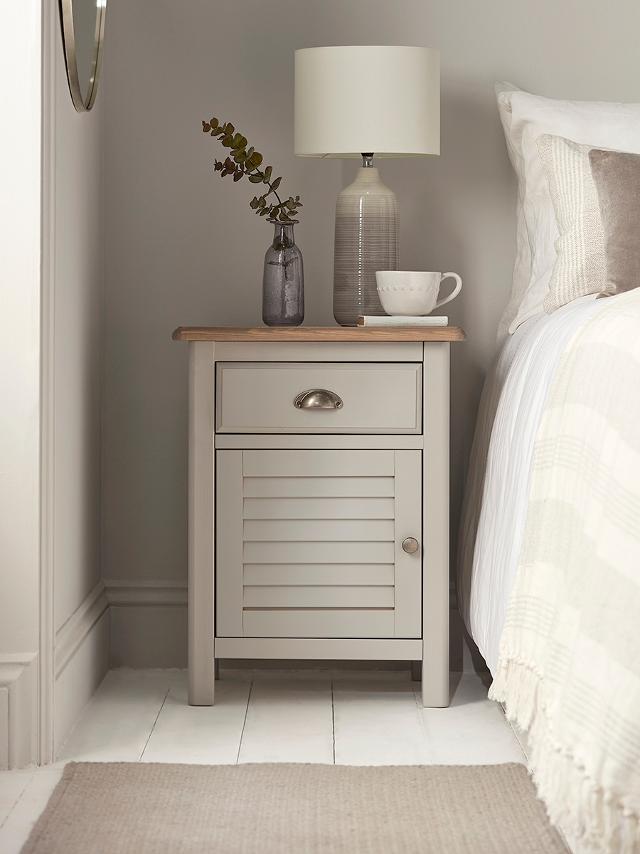 Cox and outlet cox bedside table