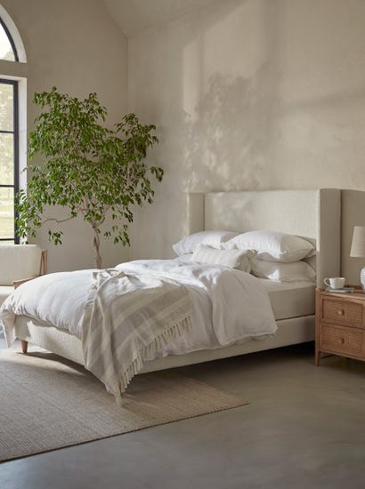 Bouclé Bed