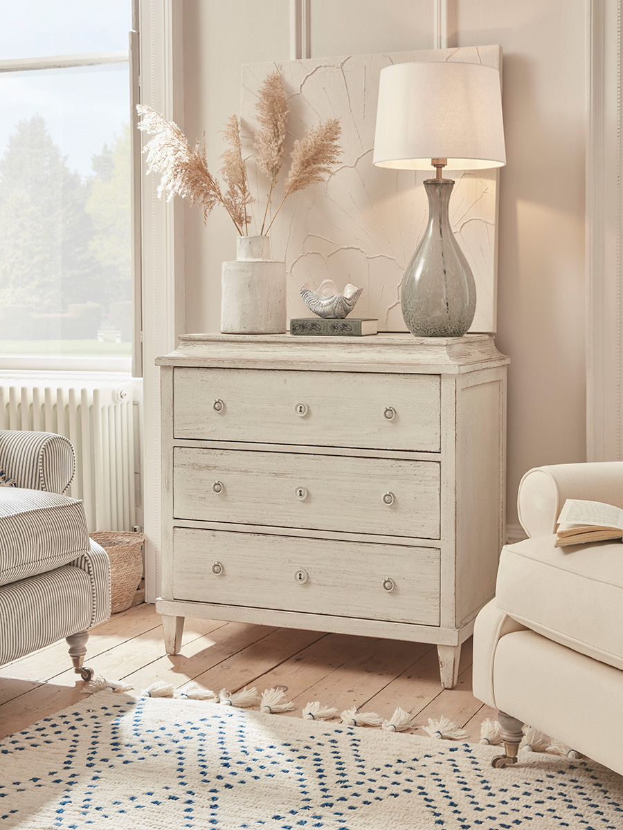 Cox and cox on sale chest of drawers