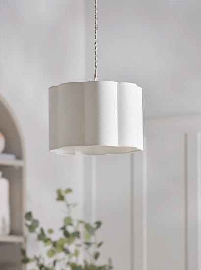 Scalloped Edge Shade