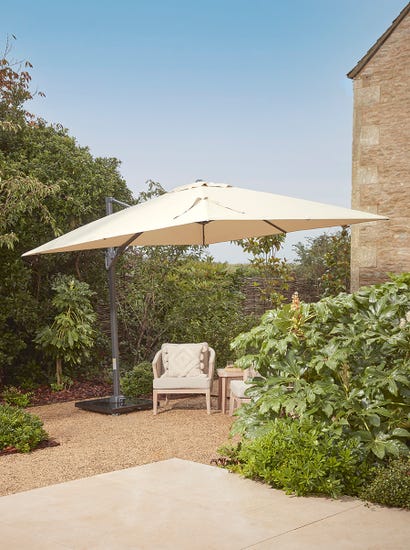 The Ultimate Square Cantilever Parasol Set - Champagne