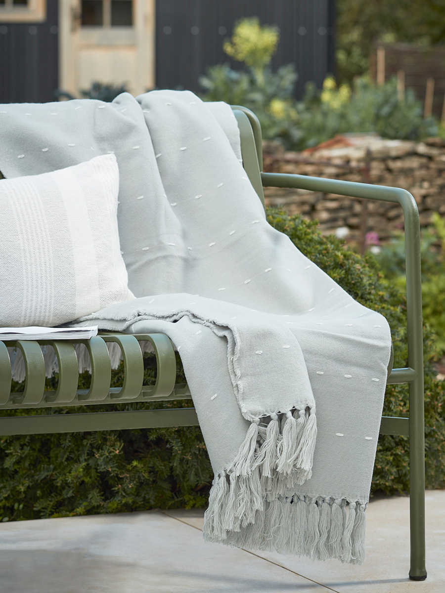 Garden blankets and cushions store