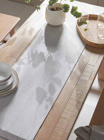 Anora Table Runner