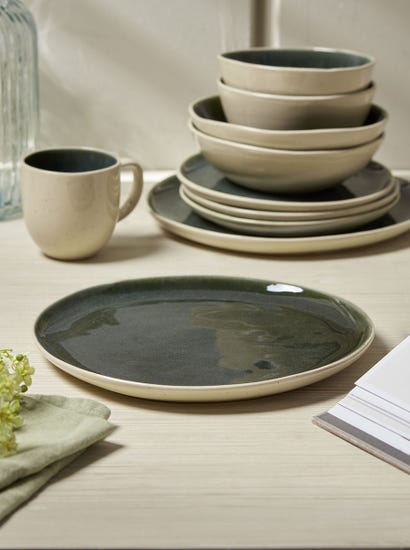 Edie Dinnerware