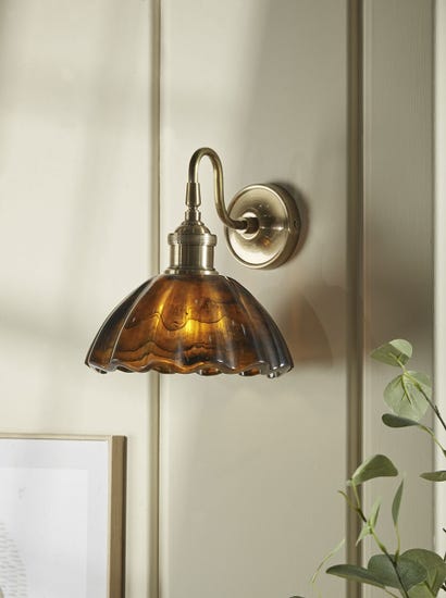 Amber Scalloped Wall Light