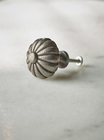 Scalloped Knob - Cast Iron