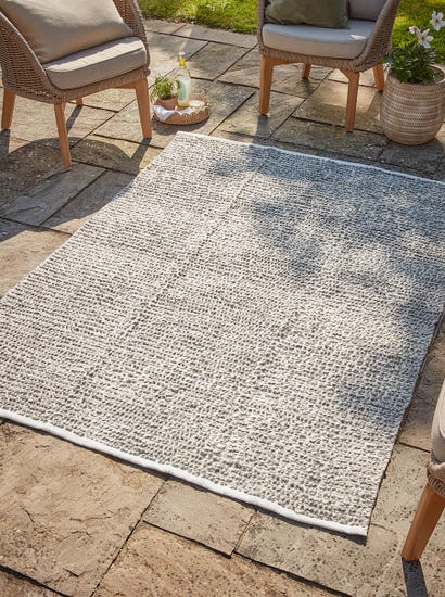 Akalla Outdoor Rug