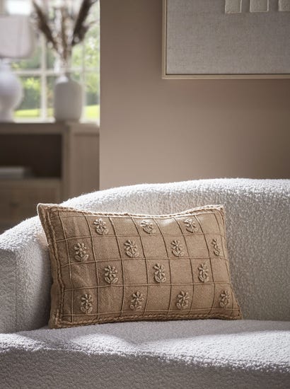 Auricula Cushion