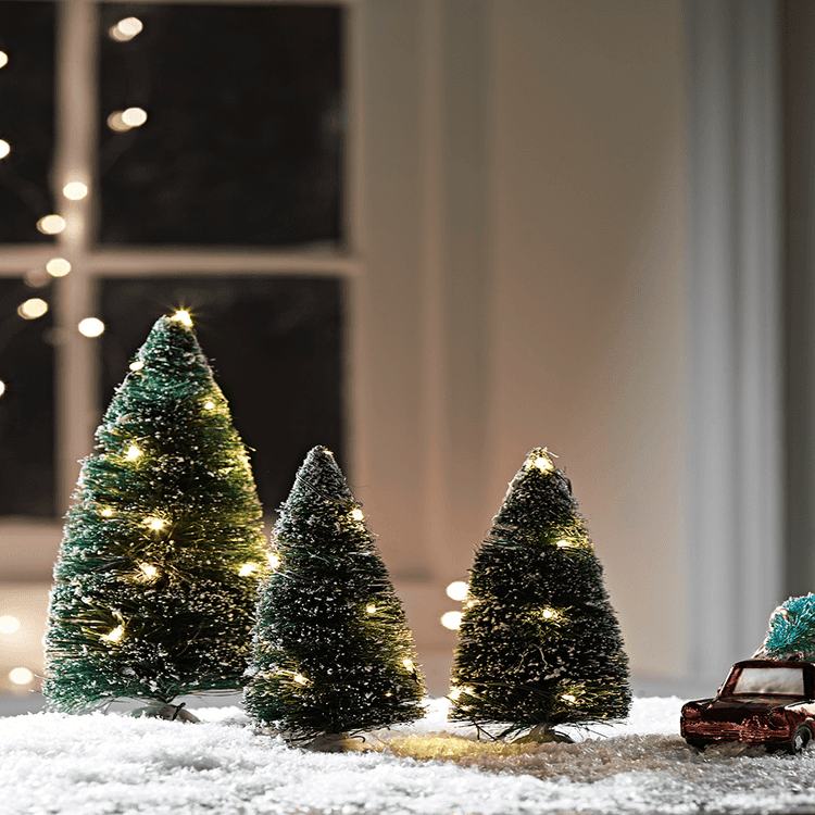 Mini light up tree outlet